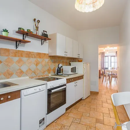 Апартаменты Strandnahes Inmitten Der Altstadt Mit Mediterranem Garten - Nur 150 Meter Zum