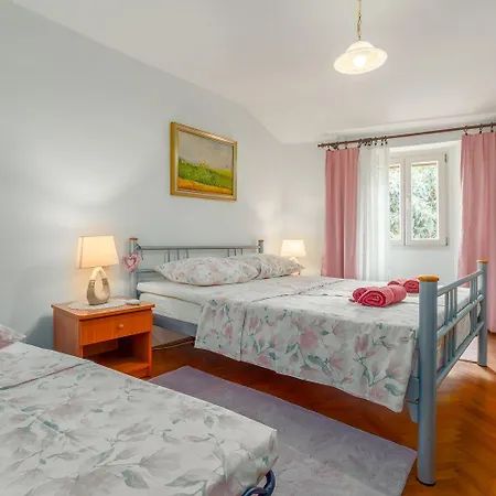 Апартаменты Strandnahes Inmitten Der Altstadt Mit Mediterranem Garten - Nur 150 Meter Zum