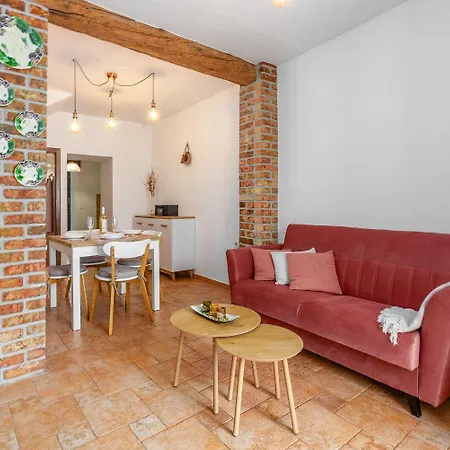 Strandnahes Inmitten Der Altstadt Mit Mediterranem Garten - Nur 150 Meter Zum * Пореч