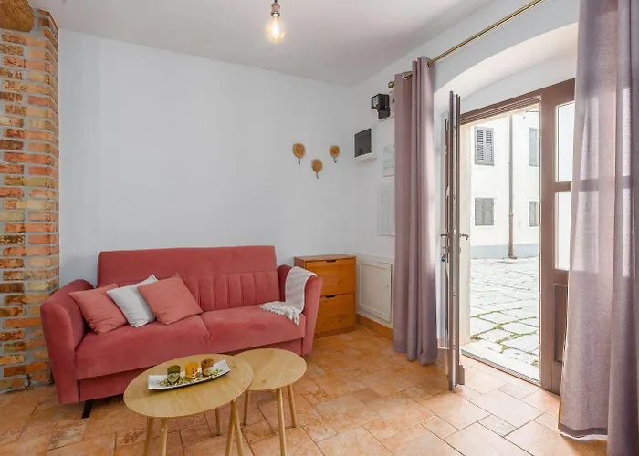 Strandnahes Inmitten Der Altstadt Mit Mediterranem Garten - Nur 150 Meter Zum Apartman *