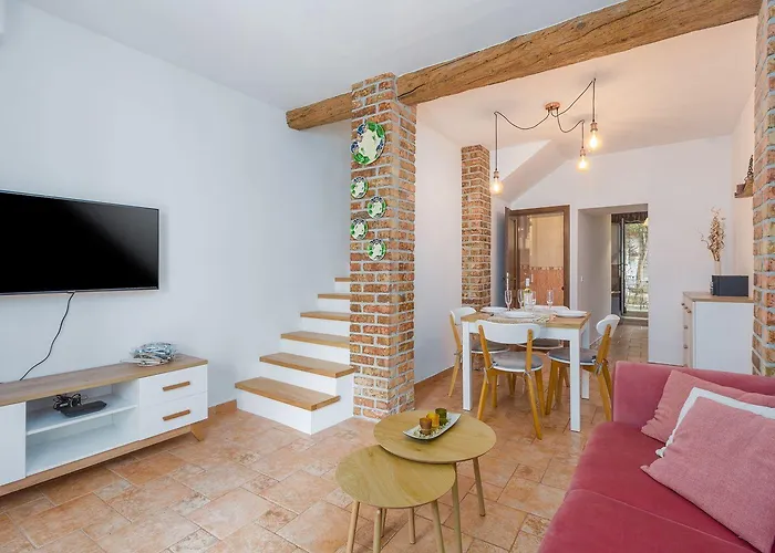 Strandnahes Inmitten Der Altstadt Mit Mediterranem Garten - Nur 150 Meter Zum *