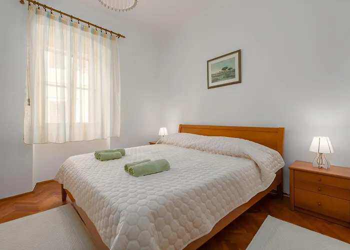 Strandnahes Inmitten Der Altstadt Mit Mediterranem Garten - Nur 150 Meter Zum Apartman