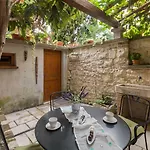 Strandnahes Inmitten Der Altstadt Mit Mediterranem Garten - Nur 150 Meter Zum 公寓