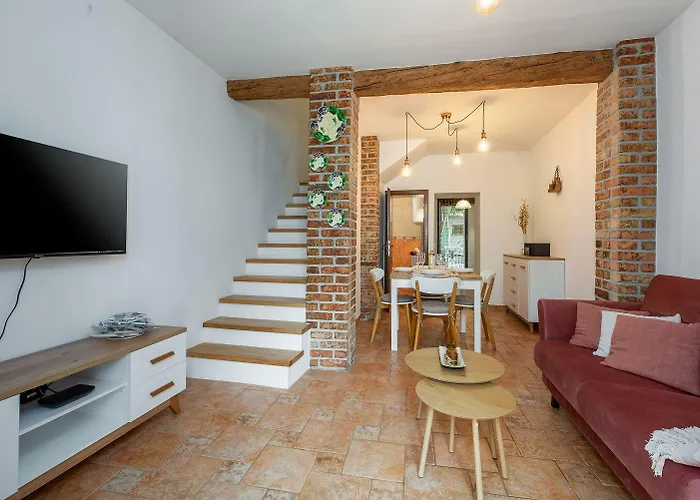 Strandnahes Inmitten Der Altstadt Mit Mediterranem Garten - Nur 150 Meter Zum * Poreč