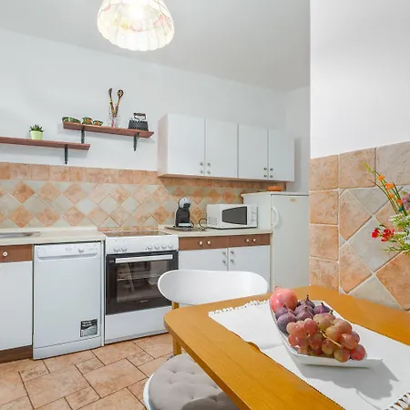 Appartamento Strandnahes Inmitten Der Altstadt Mit Mediterranem Garten - Nur 150 Meter Zum *